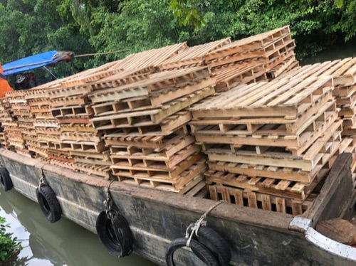 Pallet vận chuyển bằng ghe